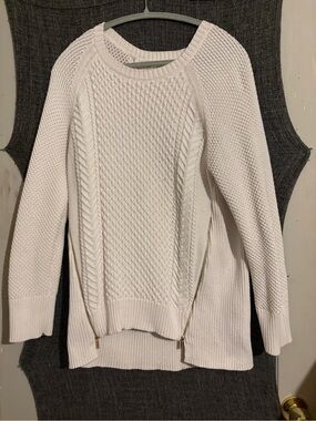 Calvin Klein Cream Cable-Knit Crew Sweater with Gold Zipper Accents